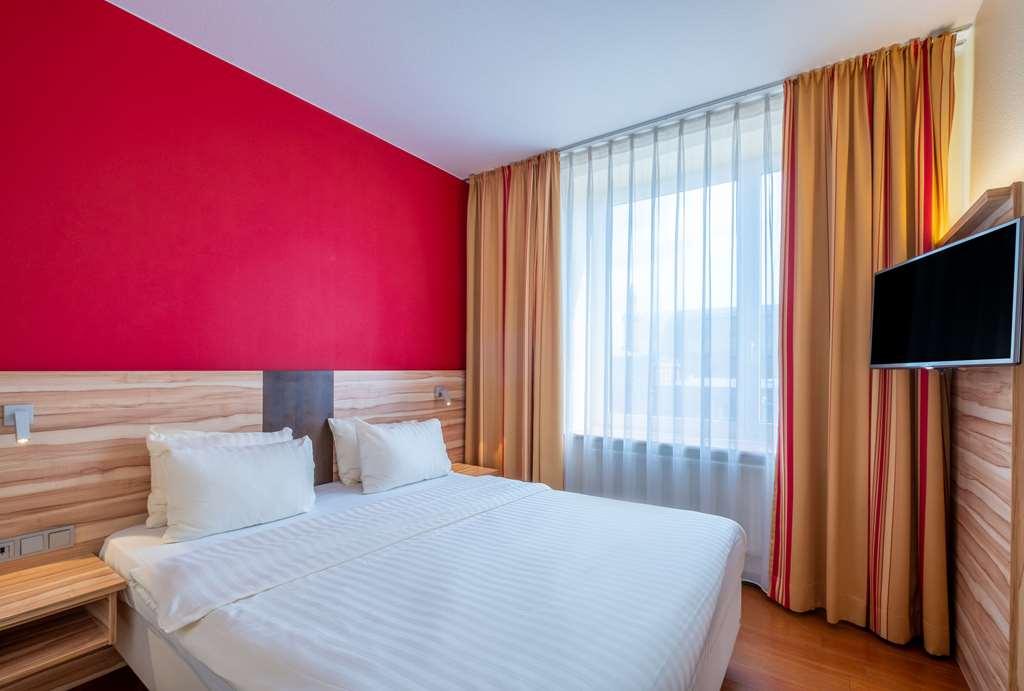 Quality Hotel, Star Inn Premium BRE Room photo