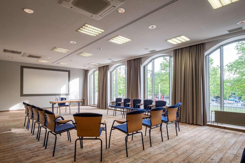 Quality Hotel, Star Inn Premium BRE Facilities photo