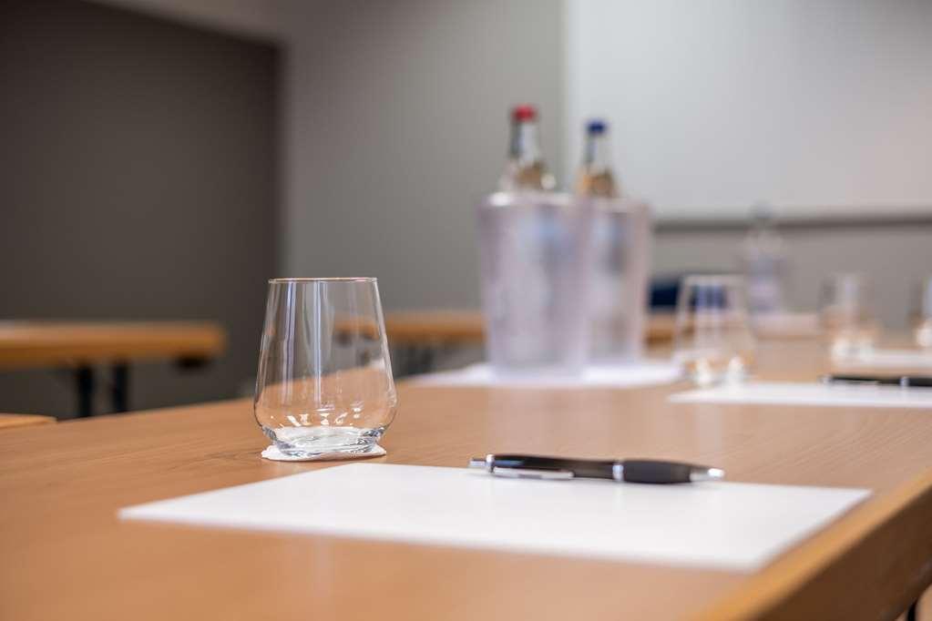 Quality Hotel, Star Inn Premium BRE Facilities photo